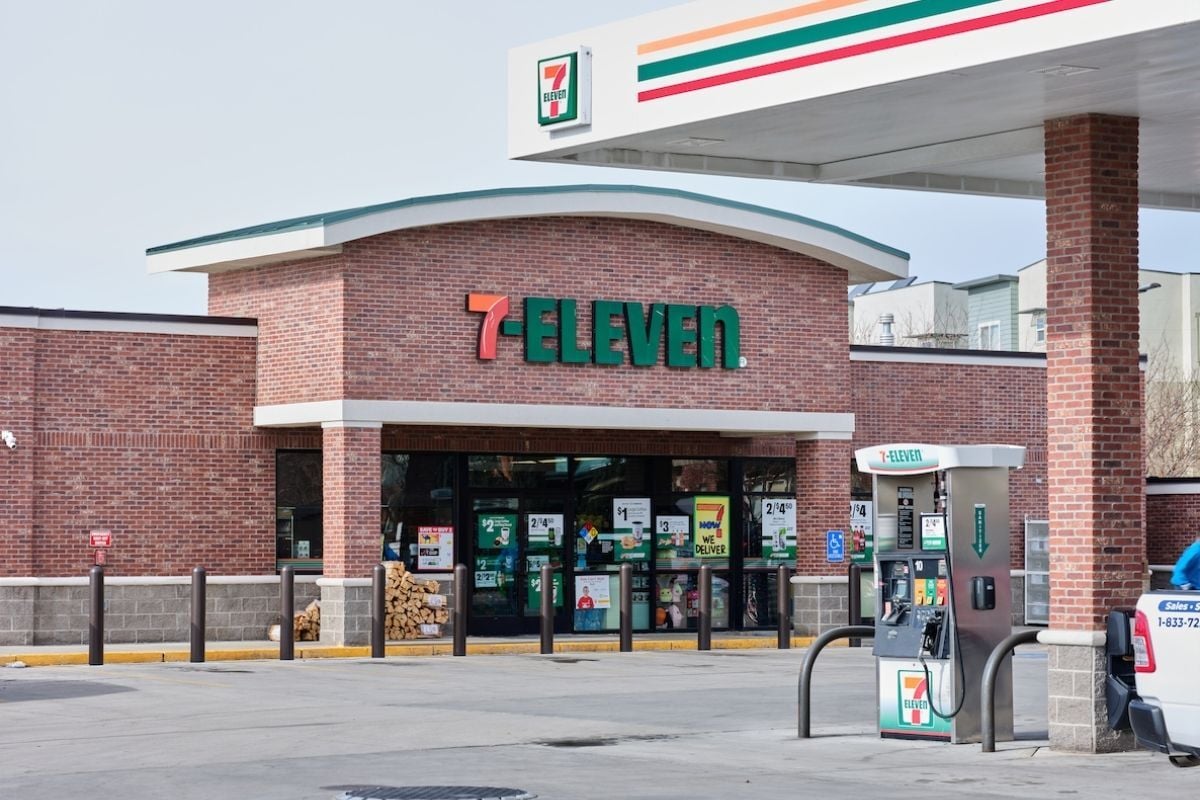 7-eleven-oldmill width=
