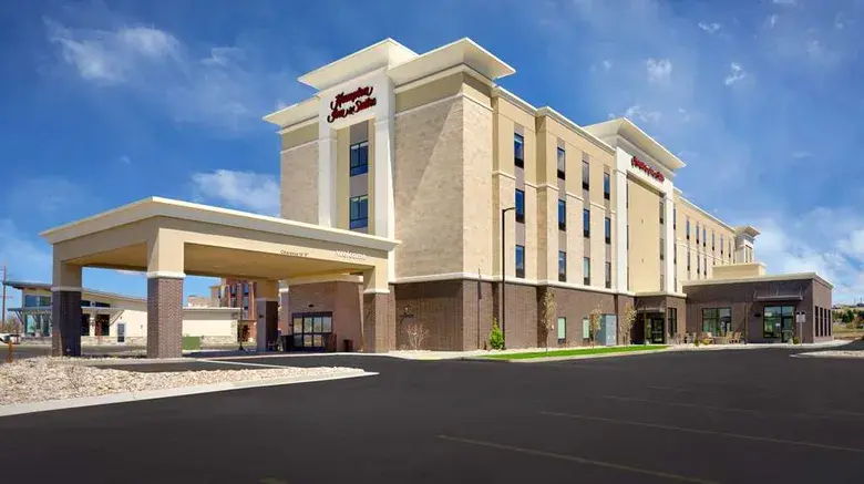 Hampton-Inn-&-Suites-Rexburg-Exterior